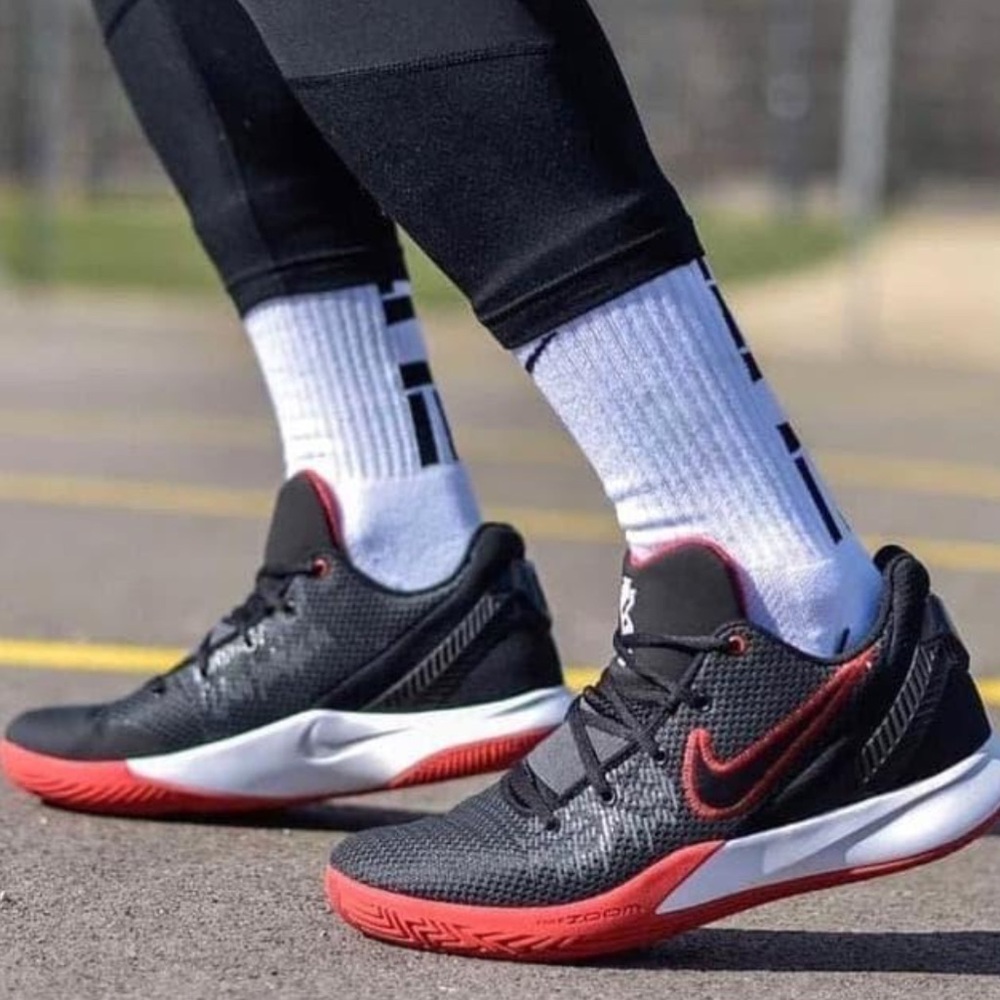 Nike Kyrie Flytrap 2 EP “Bred” Black White- University Red Basketball Shoes 11.5